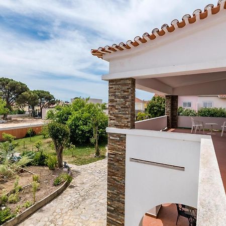 تشارنكه Vip House - Pool & Beach In Caparica المظهر الخارجي الصورة