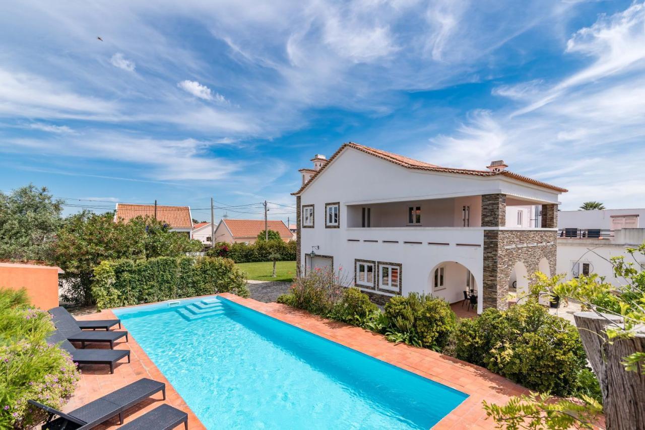 تشارنكه Vip House - Pool & Beach In Caparica المظهر الخارجي الصورة