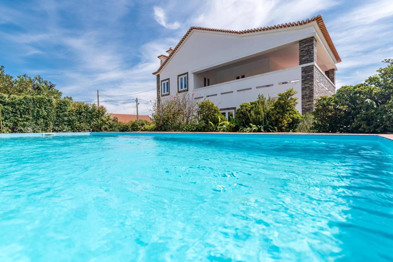 تشارنكه Vip House - Pool & Beach In Caparica المظهر الخارجي الصورة