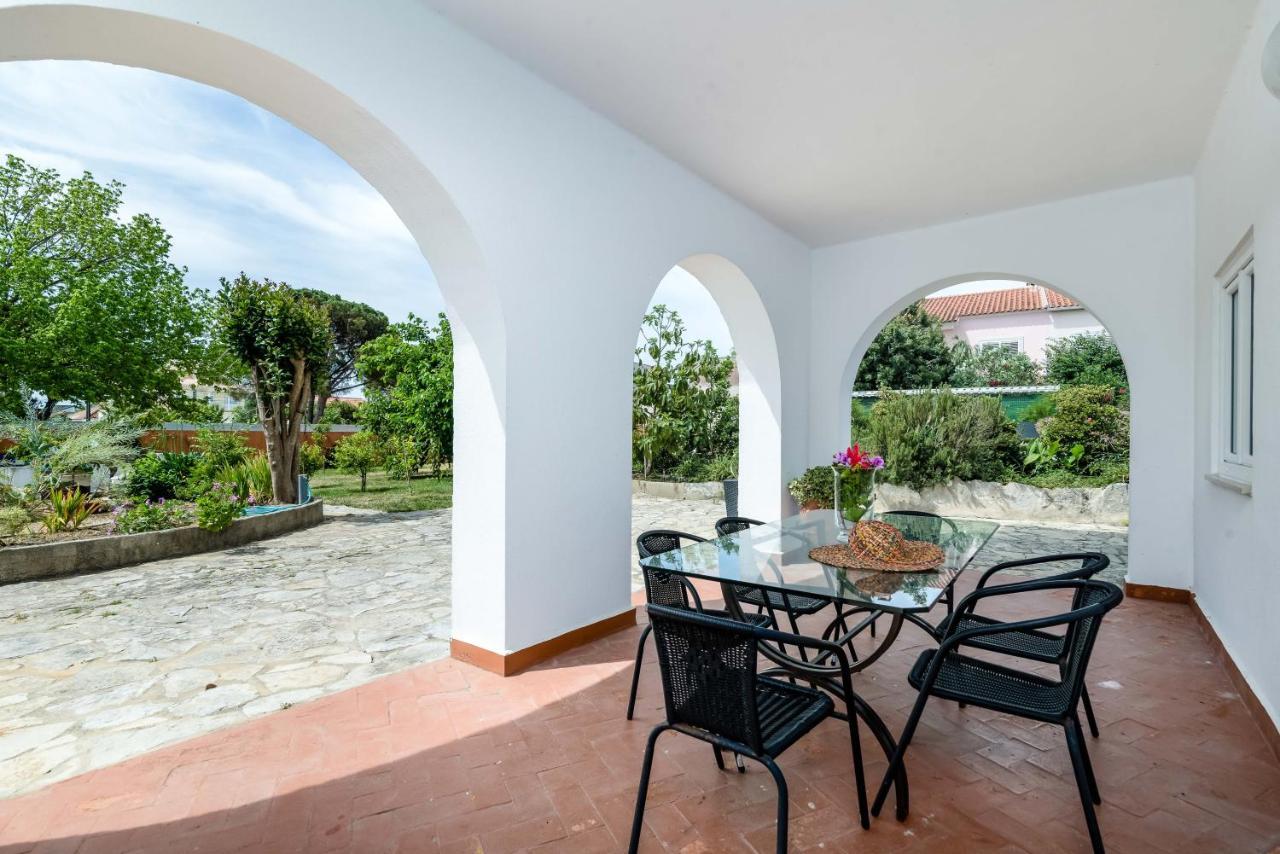 تشارنكه Vip House - Pool & Beach In Caparica المظهر الخارجي الصورة