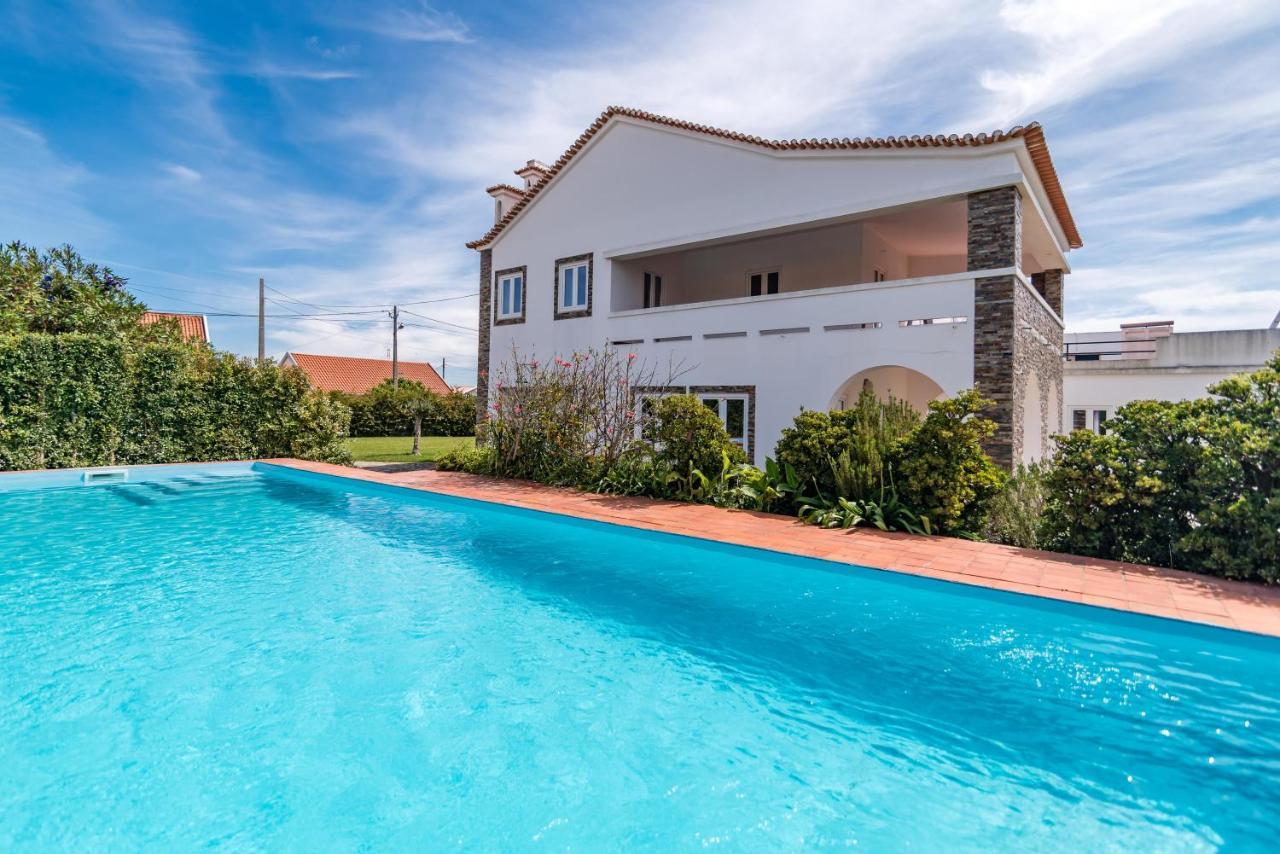 تشارنكه Vip House - Pool & Beach In Caparica المظهر الخارجي الصورة